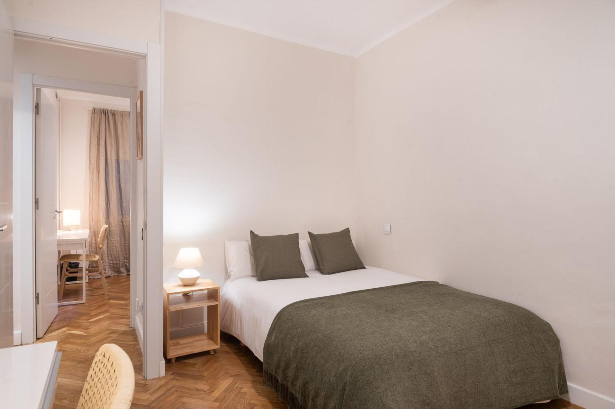 Warmth And Comfort In The Sought-after Eixample Apartamento *